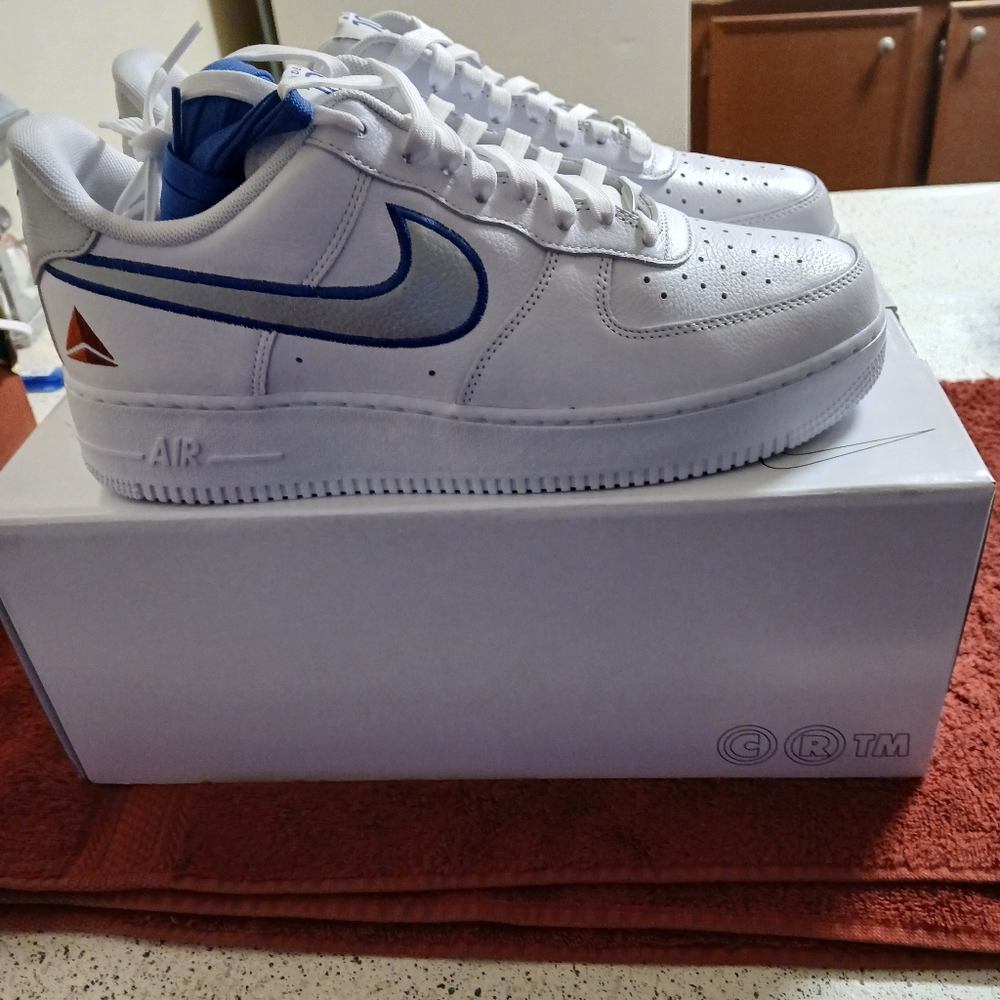 VERY EXCLUSIVE!!! Delta Air Force 1 (100th Anniversary) W EXTRA LACES